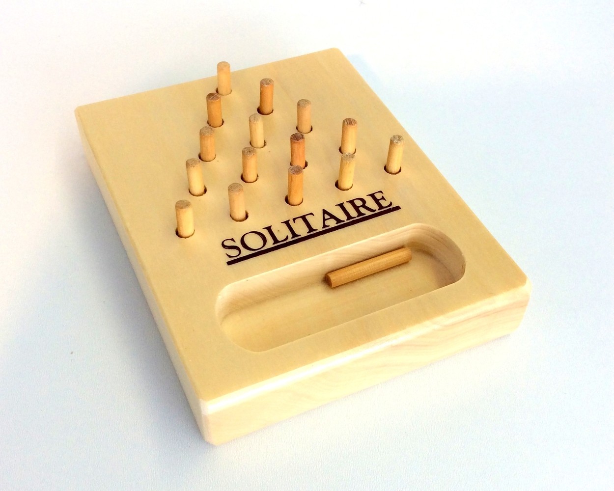 Solitaire, jeu en bois avec billes en verre par Luckies – Nüspace Mobilier  (Canada)