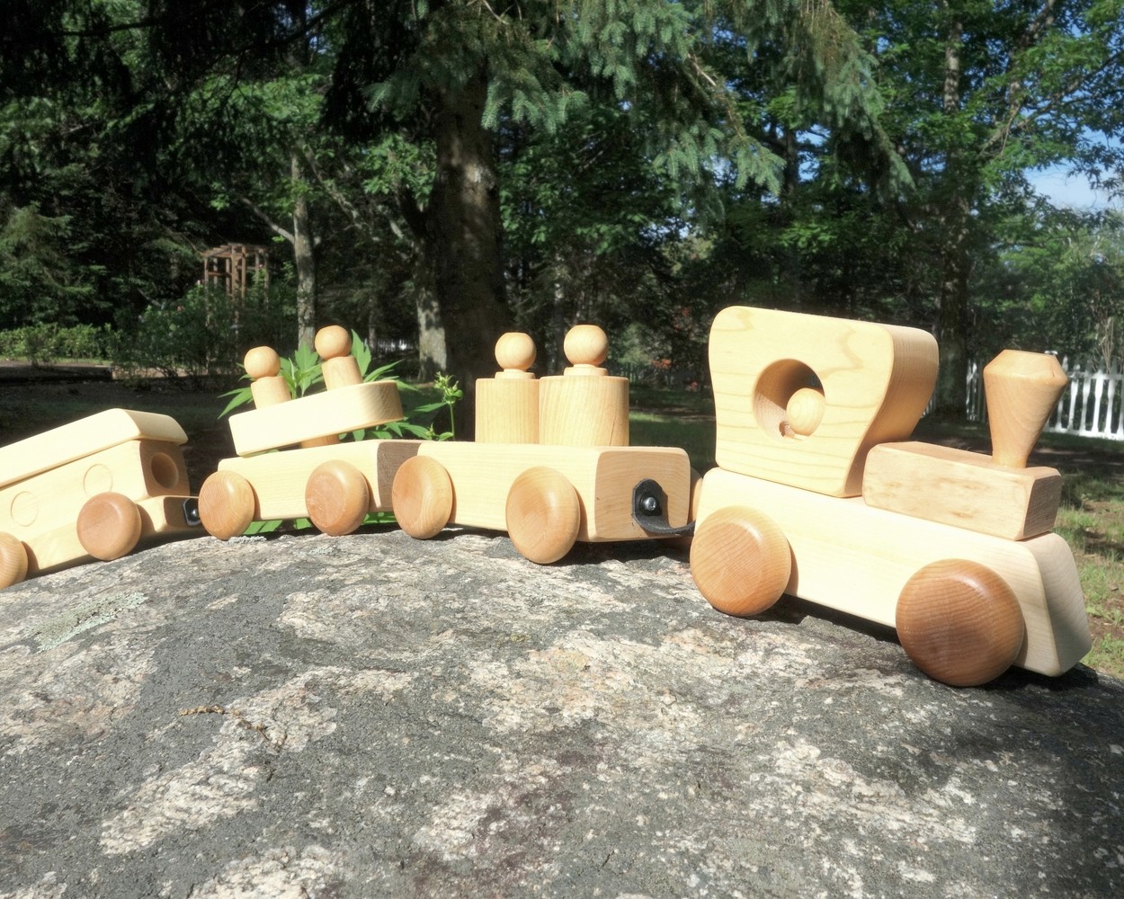 Gros train démontable naturel